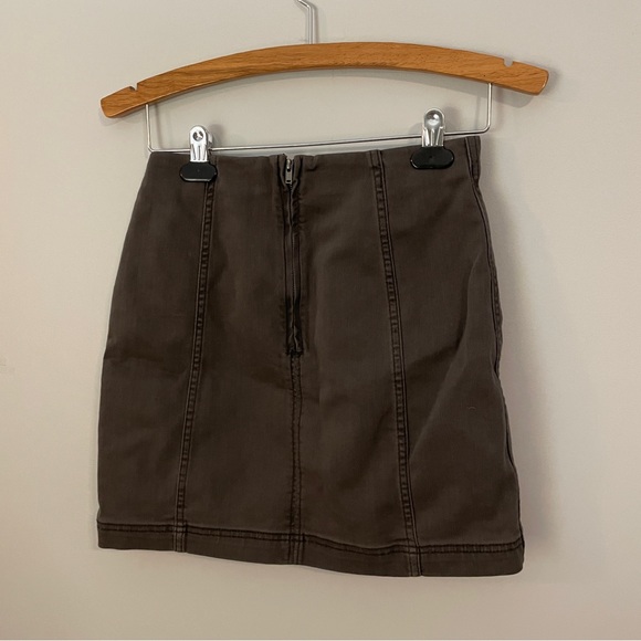 Free People Light Grey Washed / Faded Black Modern Femme Denim Skirt Size 4 - Picture 5 of 13